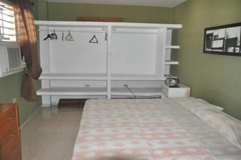 Comfort Apartment | Minibar, individually decorated, individually furnished, blackout drapes