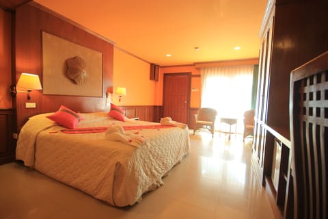 Superior Double Room, Beachfront | In-room safe, desk, blackout drapes, free WiFi