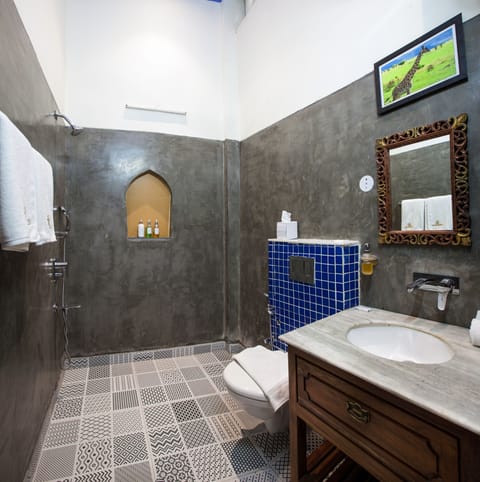 Premium Room, Non Smoking, Pool View | Bathroom | Free toiletries, hair dryer, slippers, soap