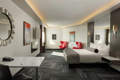 1 bedroom, Frette Italian sheets, premium bedding, pillowtop beds