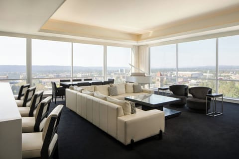 1 bedroom, Frette Italian sheets, premium bedding, pillowtop beds