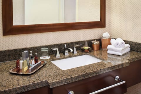 Combined shower/tub, eco-friendly toiletries, hair dryer, towels