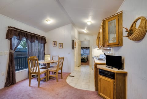 Cottage | Living area | Flat-screen TV