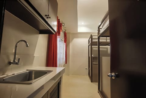 Deluxe Twin Room | Private kitchen