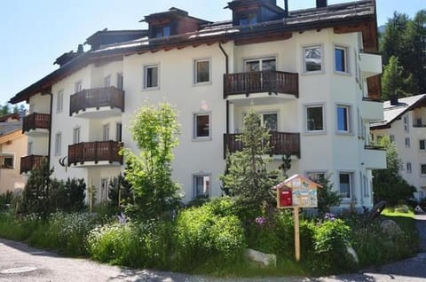 Exterior view Summertime