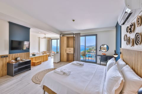 Deluxe Room with Sea View and Jacuzzi | Premium bedding, Select Comfort beds, in-room safe, blackout drapes