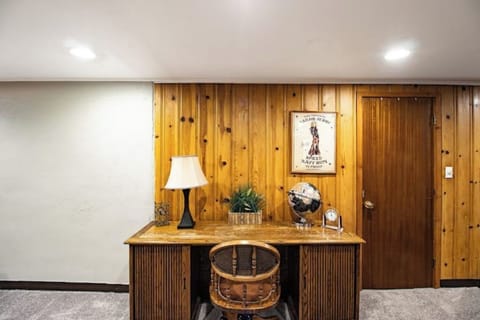 Lower level work space