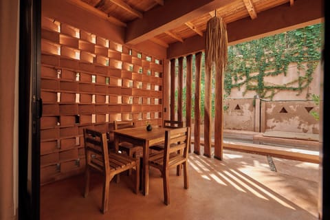 Classic Villa | Private kitchen | Mini-fridge, microwave