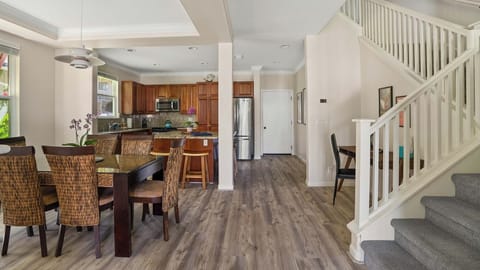 Nihilani at Princeville Resort #28B - Remote Work Desk Area - Parrish Kauai