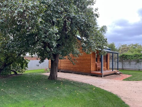 Gallery Cabin | Garden view