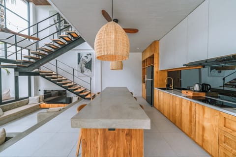 Fridge, microwave, stovetop, cookware/dishes/utensils