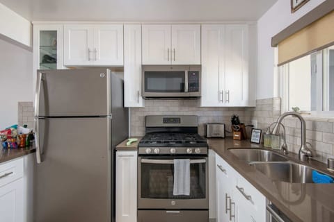 Stop by local favorites like Just Peachy, the Leucadia Farmers Market (Sun 10-2), or Lazy Acres to stock the fridge.