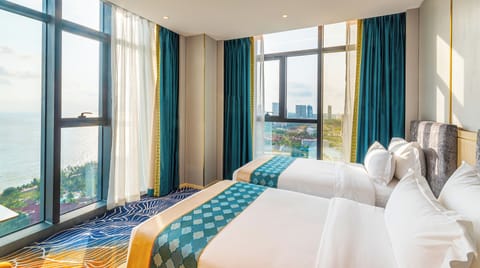 2-Bedroom Junior Suite | Premium bedding, free minibar, in-room safe, desk