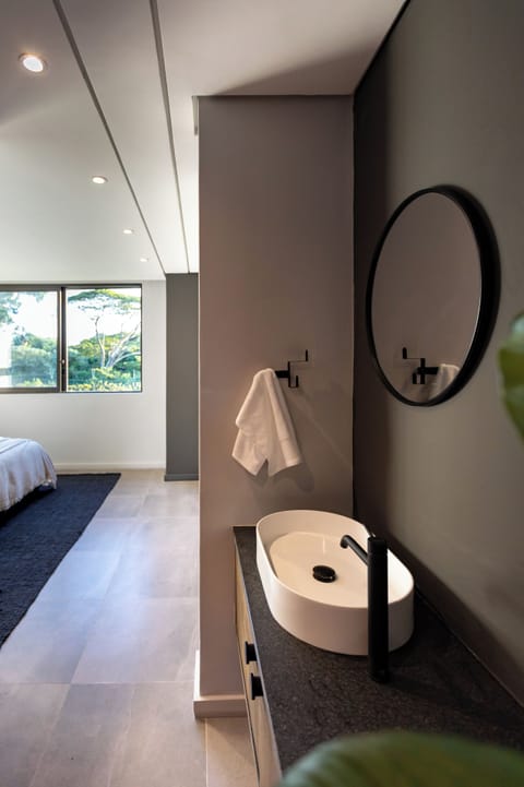 Luxury Villa | Bathroom | Hair dryer, towels