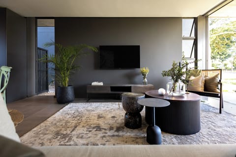 Luxury Villa | Living area | Flat-screen TV, Netflix, streaming services