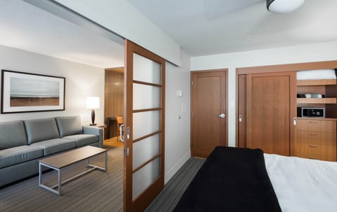 Suite, 1 King Bed with Sofa bed, Kitchen | 1 bedroom, premium bedding, in-room safe, free WiFi