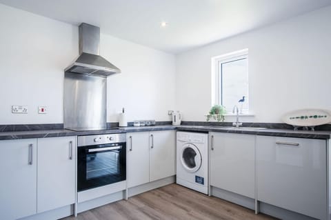 Beach View - 2 Bedroom Apartment - Llanelli (4994)