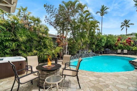 Beautiful front yard with pool, hot tub, and mountain views!