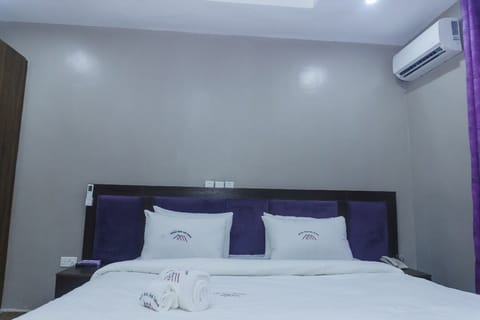 Executive Single Room | Desk, free WiFi, bed sheets