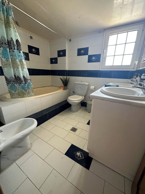 Villa | Bathroom | Separate tub and shower, deep soaking tub, hair dryer, towels