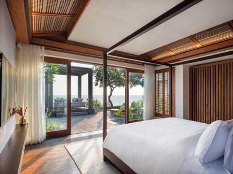 Penthouse, 2 Bedrooms, Private Pool, Oceanfront (Private Pool) | 1 bedroom, premium bedding, minibar, in-room safe