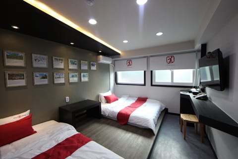 Twin Room (Free Parking) | Soundproofing, free WiFi