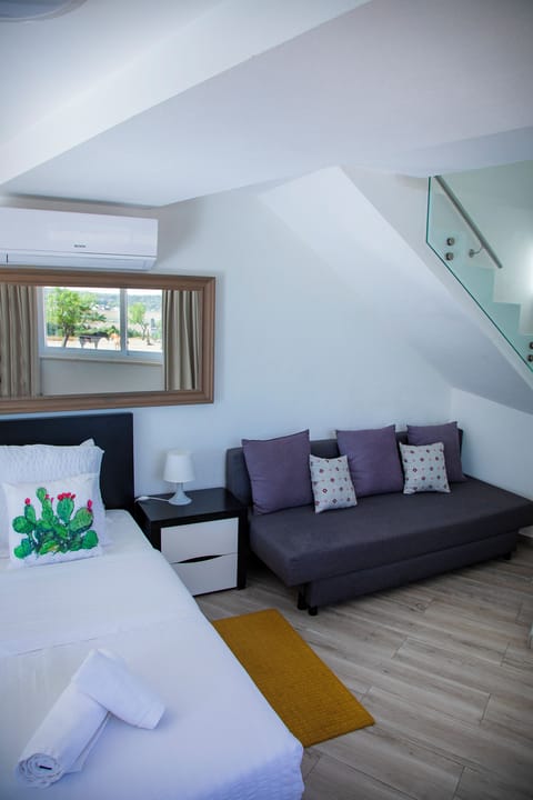 Premium Studio, Terrace (11) | Premium bedding, memory foam beds, free WiFi, bed sheets