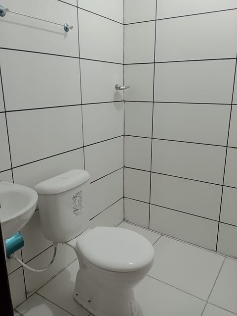 Executive Apartment | Bathroom | Shower, rainfall showerhead, toilet paper