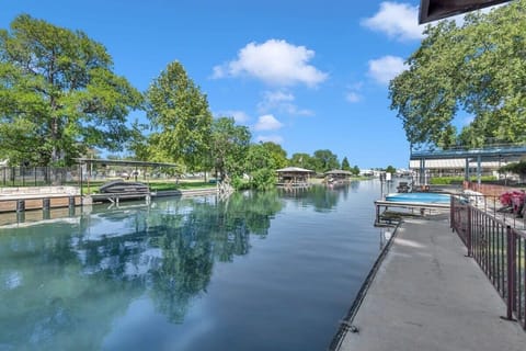 Welcome to La Vida Lago!