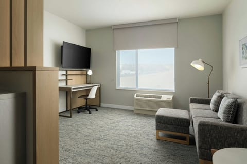 Suite, 1 Bedroom | In-room safe