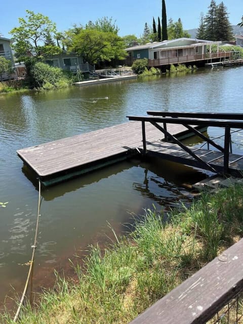 Fde686ee 125f 452e 8929 73ac733e9a71