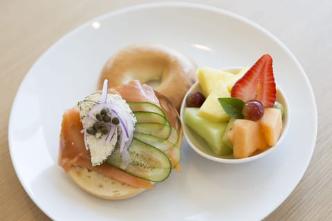 Daily cooked-to-order breakfast (USD 25 per person)