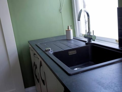 Kitchen sink