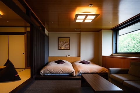 Deluxe Japanese and Western Combo, Non Smoking | Down comforters, in-room safe, iron/ironing board, free WiFi