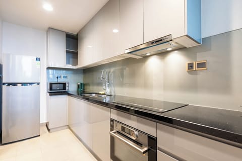 Panoramic Apartment | Private kitchen | Full-size fridge, microwave, oven, stovetop