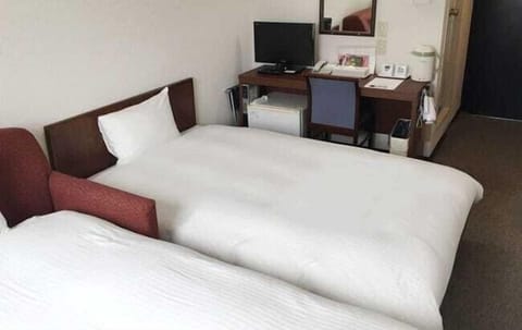 In-room safe, iron/ironing board, free WiFi, bed sheets