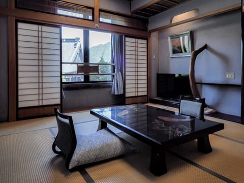 Kangetsuro (Japanese Room, River View)(6 years old and over)(No smorking) | Free minibar, in-room safe, desk, laptop workspace