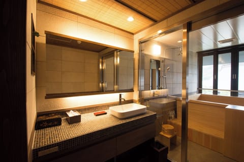 Kuon (Suite with open-view private bath) (6 years old and over) | Bathroom | Combined shower/tub, free toiletries, hair dryer, bathrobes