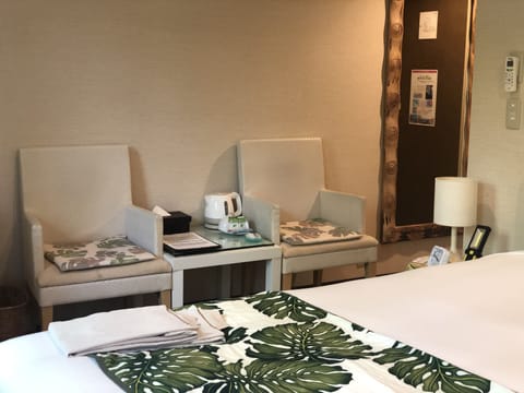 Standard Twin Room (Tropical Style) | Free WiFi