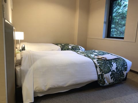 Standard Twin Room (Tropical Style) | Free WiFi