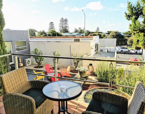 Apartment, Courtyard View | Terrace/patio