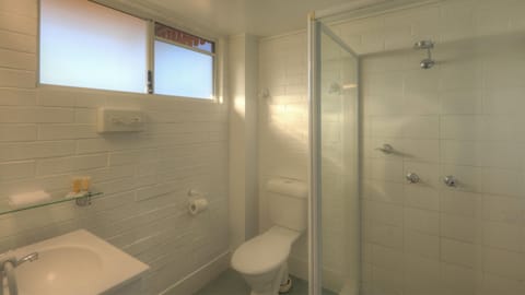 Standard Suite, 1 Bedroom, Non Smoking, Balcony (Twin Room) | Bathroom | Shower, free toiletries, hair dryer, towels