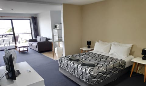 Self Contained Ocean View Suite | Iron/ironing board, free WiFi, bed sheets