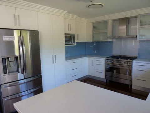 Deluxe Room, 3 Bedrooms, Beach View | Private kitchen | Fridge, microwave, stovetop, electric kettle