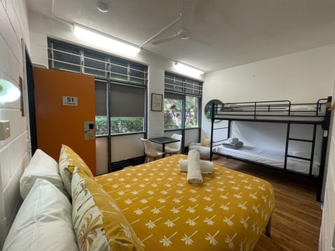 Double Plus Two with Shared Bathroom | Free WiFi, bed sheets