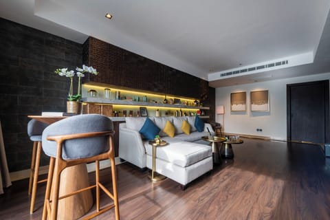 King Suite with balcony | Minibar, in-room safe, iron/ironing board, free WiFi