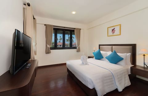 Villa, 2 Bedrooms | In-room safe, desk, laptop workspace, iron/ironing board