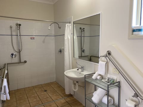 Standard Room, Non Smoking (Disabled Suite Queen + Single) | Bathroom | Hair dryer, towels