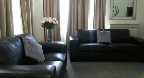 Standard Apartment, 1 Bedroom | Iron/ironing board, free WiFi, bed sheets