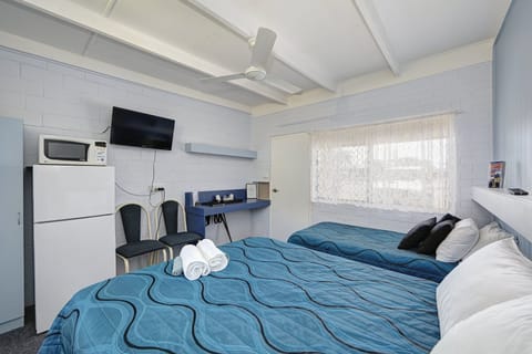 Standard Room | Premium bedding, pillowtop beds, iron/ironing board, free WiFi